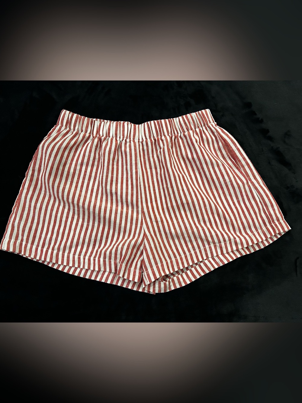 Striped Red and White Women’s Casual Elastic-Waist Shorts